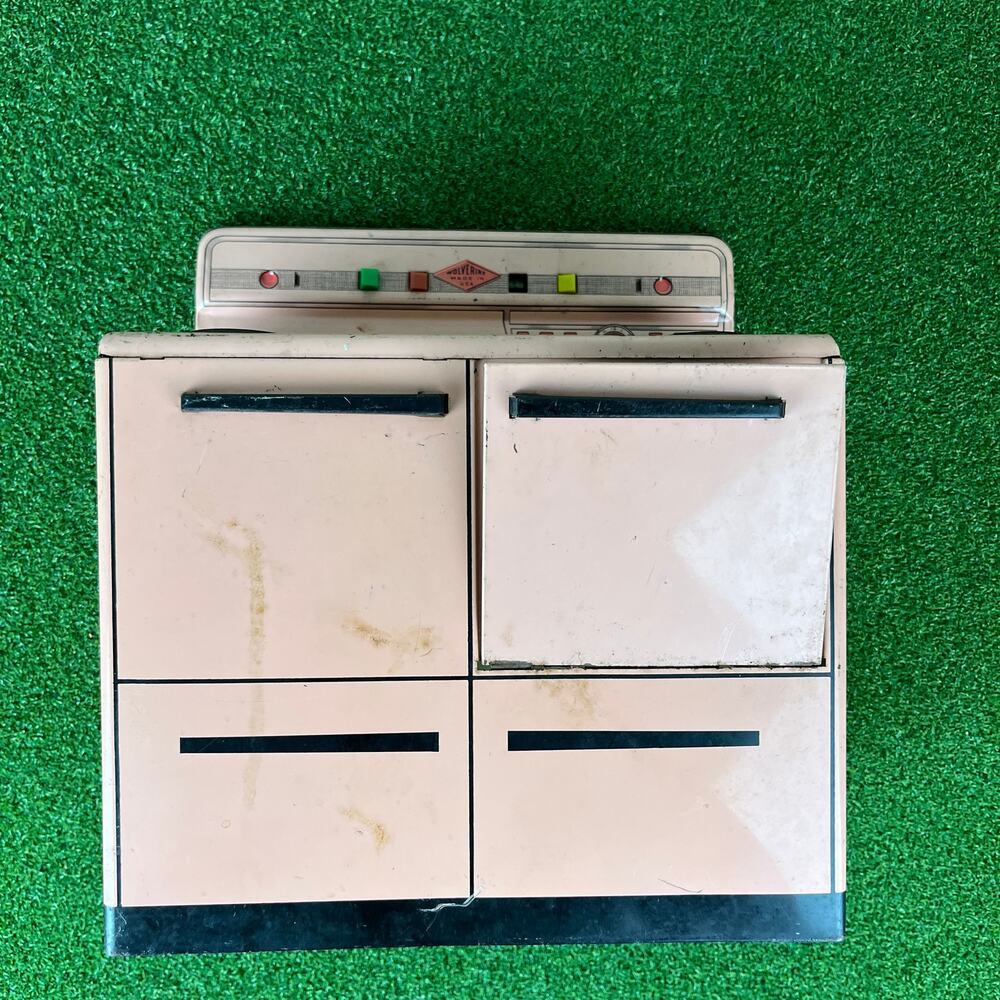 Vintage 1950s Wolverine Pink Tin Metal Toy Stove Oven Child Play Kitchen USA